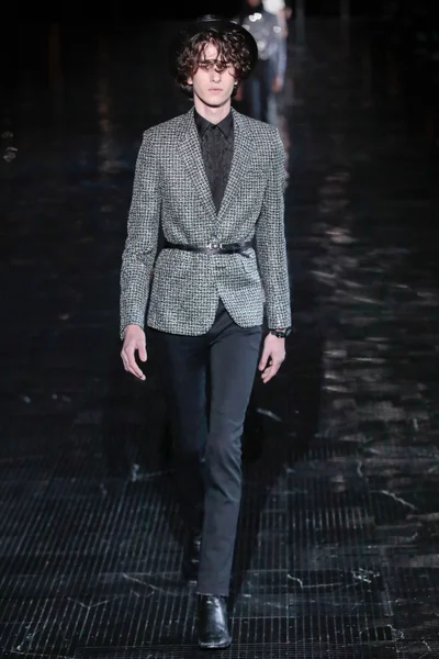 Look 46